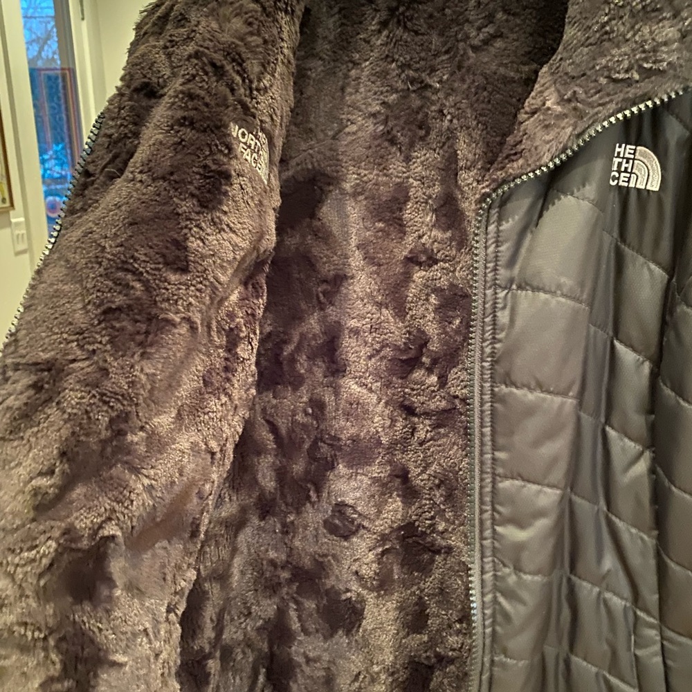EUC North Face reversible puffer coat. Size small - Picture 3 of 5